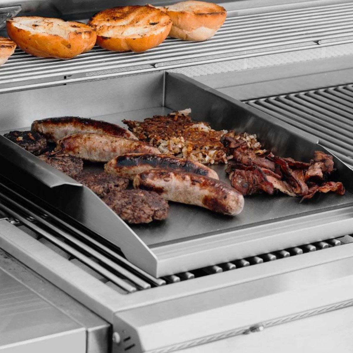 AMG griddle plate with grilled meat