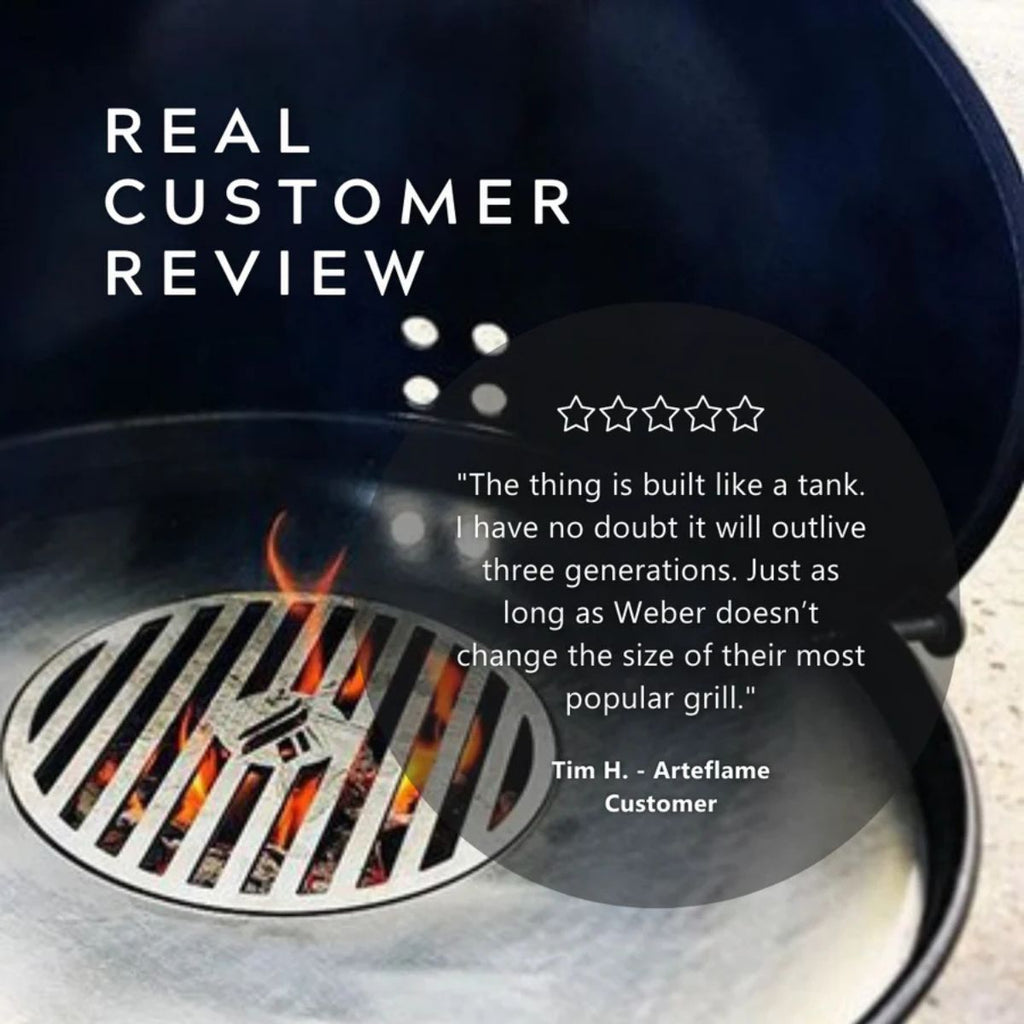 Grill with flames inside, featuring a customer review text.