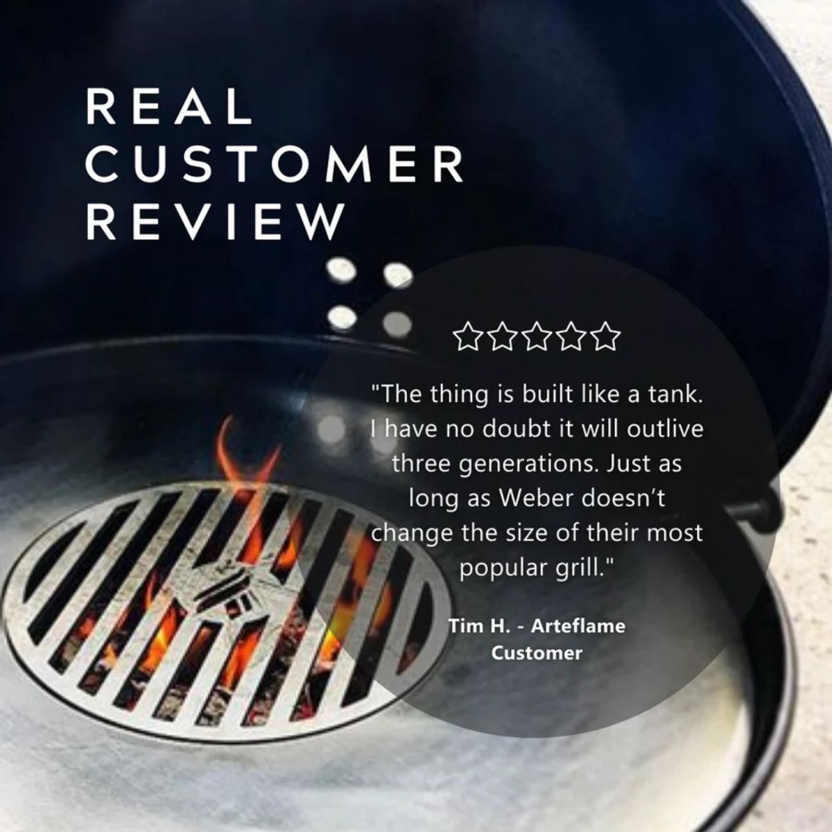 Grill with flames inside, featuring a customer review text.
